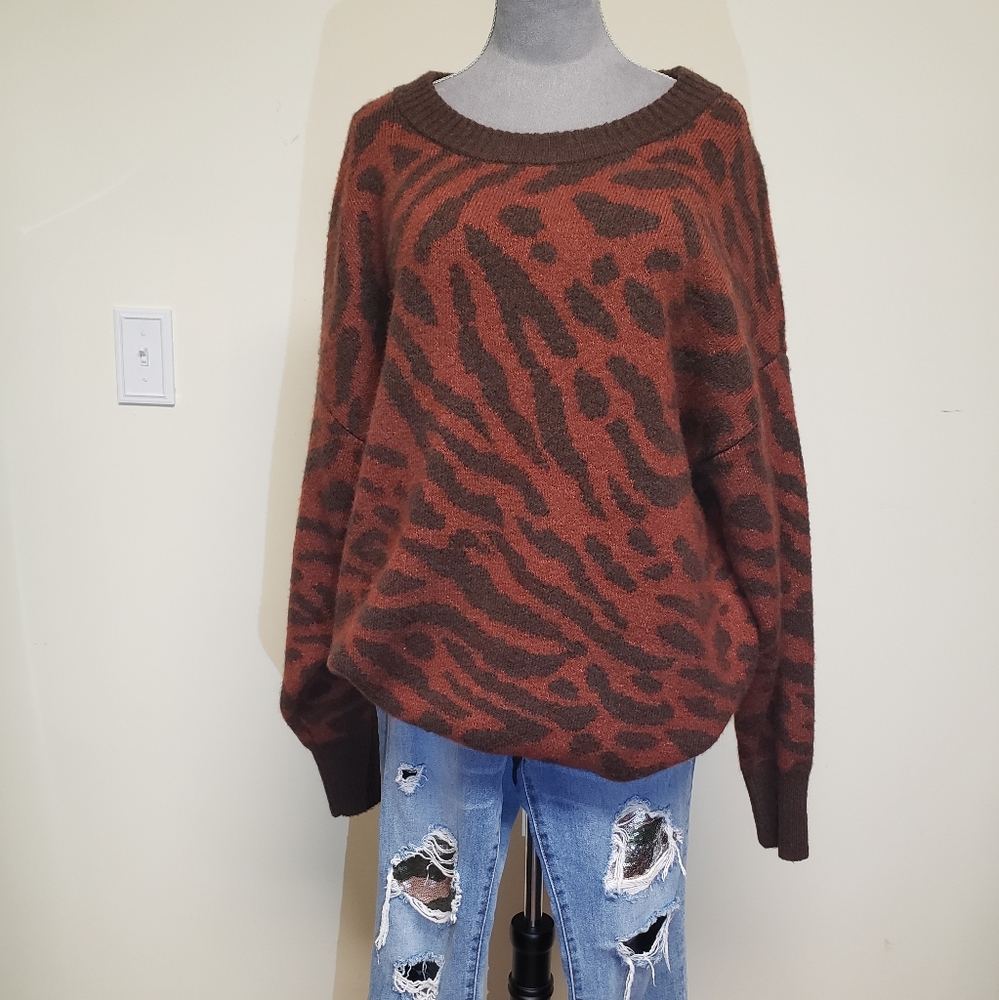 AVA & VIV Oversized Animal Print Sweater